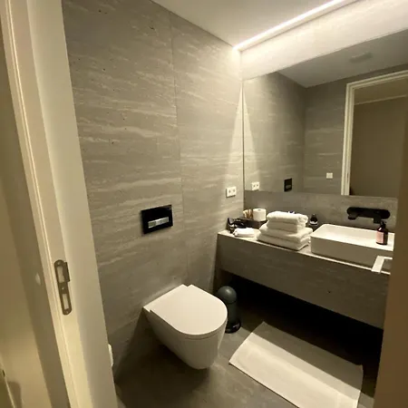 Highclass Luxury Penthouse Near Kudamm *